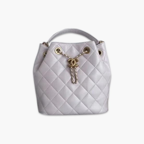 【原版皮】香奈儿/Chanel 新款抽绳包，选用小羊皮经过特殊工艺抛光，皮面略微亮闪闪，增加了耐磨度同时又超质感，经典的菱格纹设计，双C纽扣设计，19的皮穿金属粗链条，款号：AS1900