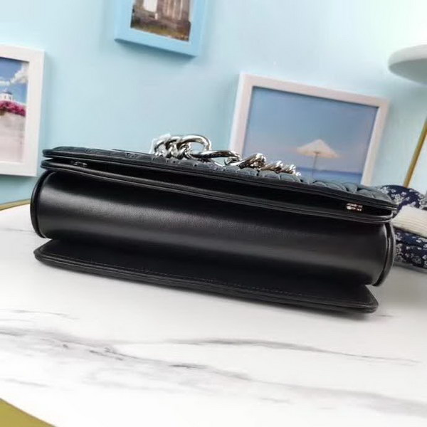 【原版皮】缪缪/Miu Miu 肩背包，采用小进口土耳其绵羊皮材质精心裁制而成，手感细腻柔软，内里三隔层，款号：5BD015