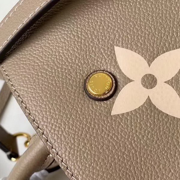 【原版皮】路易威登/LV Montaigne BB手袋，将Monogram图案先印染后压印于粒面皮革，与挺括线条相辅相成，有立体感的造型与精巧的内部设计，款号：M45489