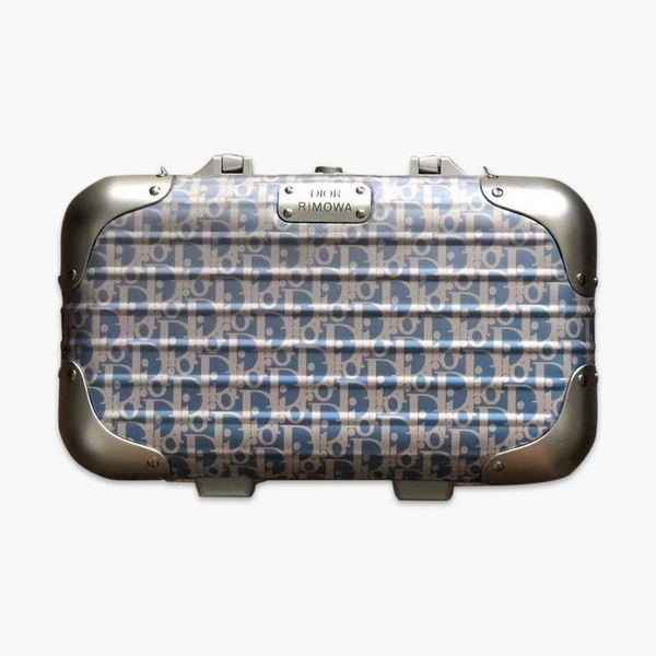 迪奥Dior X 日默瓦/RiMoWa 独家定制款化妆箱，汇集艺术,时尚与设计，领先时装周发售，体现精湛的手工匠艺和专业技术