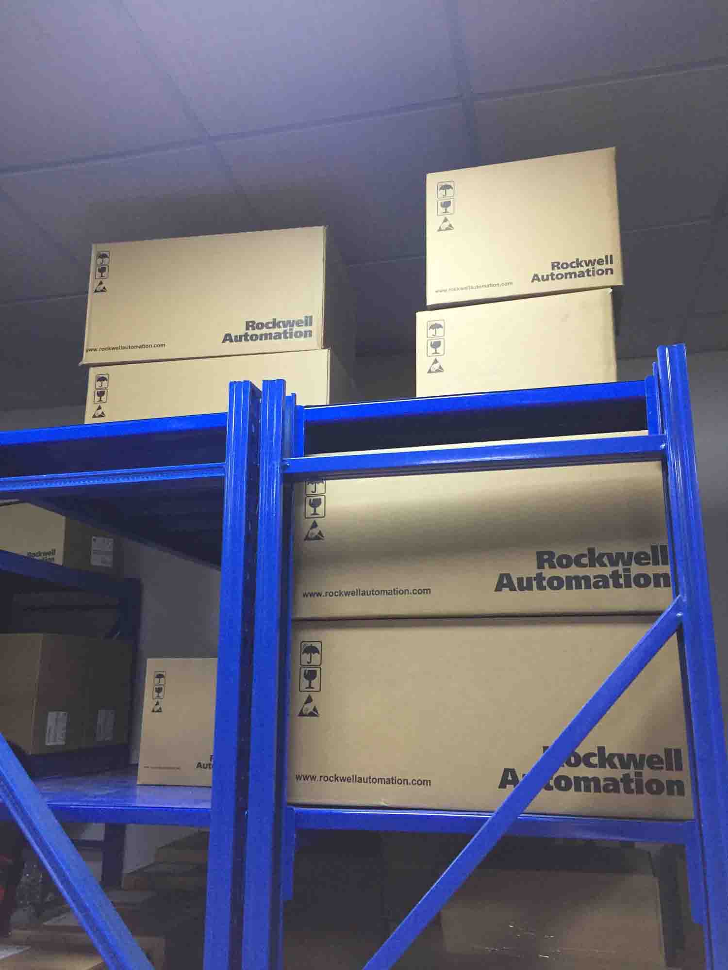 New sealed 5069-IB8SK Allen BradleyCompact5000 DC Safety Input Module