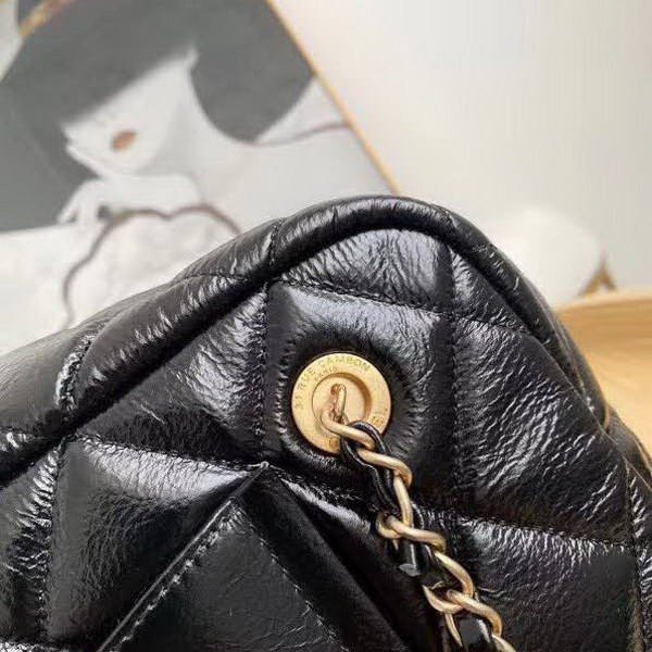 【原版皮】香奈儿/Chanel 保龄球购物袋，简直是一款完美百搭包，采用进口皱纹牛皮，超级柔软细腻，皮质独特，纹络更显高档质感，款号：AS8315