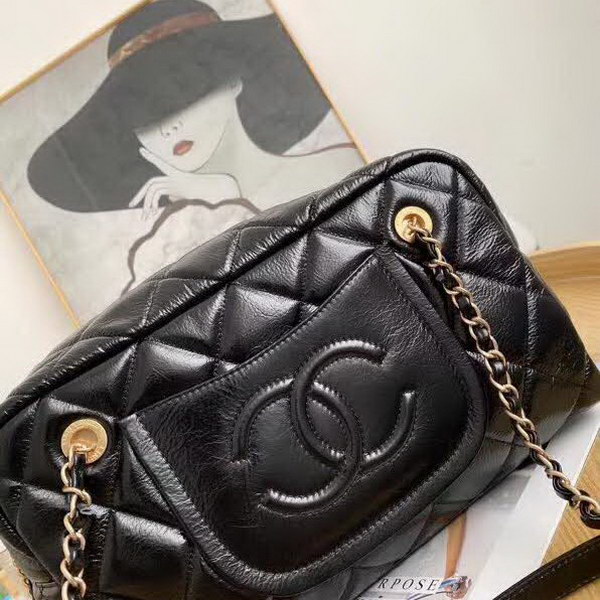 【原版皮】香奈儿/Chanel 保龄球购物袋，简直是一款完美百搭包，采用进口皱纹牛皮，超级柔软细腻，皮质独特，纹络更显高档质感，款号：AS8315