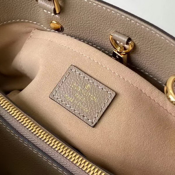 【原版皮】路易威登/LV Montaigne BB手袋，将Monogram图案先印染后压印于粒面皮革，与挺括线条相辅相成，有立体感的造型与精巧的内部设计，款号：M45489