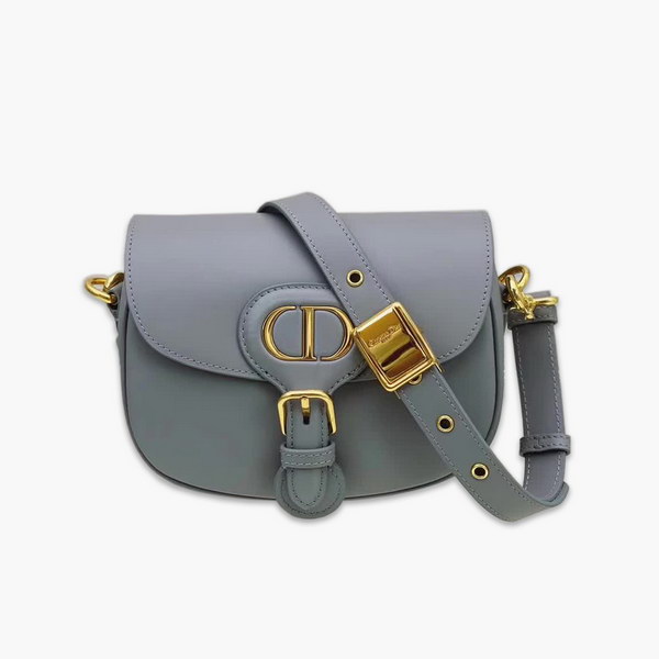 【原版皮】迪奥/Dior bobby 手袋，复古CD logo，硬挺的包身，五金做旧增加了复古感，不易磨损，采用光面牛皮革精心制作，饰以复古金色五金配件提升格调，柔软而富有质感，点缀有军装风格搭扣，款号：M9317