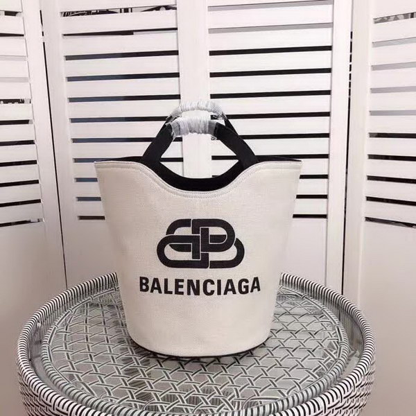 【原版皮】巴黎世家/Balenciaga, 帆布水桶手提包，黑白设计正面大小logo相衬，经典设计简约不轻易过时，帆布包轻盈易携带，容量却很赞，手提斜挎都是棒棒的