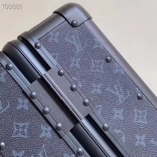 路易威登/LV 旅行箱，釆用高端PVC面料，耐磨，高档大气的LOGO，独特设计理念，趣味横生，时尚潮流，复古风格与完美工艺，二者结合