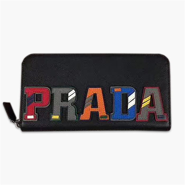 【原版皮】普拉达/Prada 拉链钱夹，选用十字纹小牛皮裁制而成，绗缝特别的皮革徽标设计凸显个性，时尚炫酷，就是要你好看，款号：2ML317