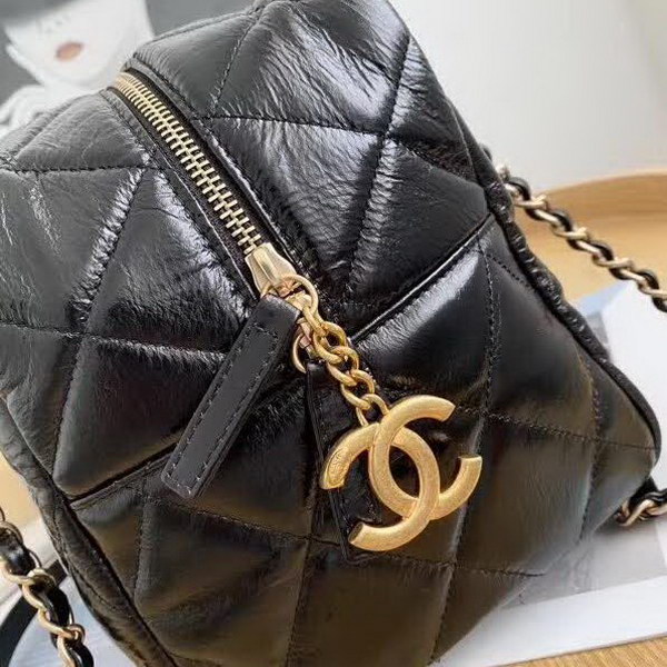 【原版皮】香奈儿/Chanel 保龄球购物袋，简直是一款完美百搭包，采用进口皱纹牛皮，超级柔软细腻，皮质独特，纹络更显高档质感，款号：AS8315