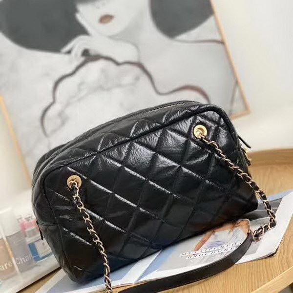 【原版皮】香奈儿/Chanel 保龄球购物袋，简直是一款完美百搭包，采用进口皱纹牛皮，超级柔软细腻，皮质独特，纹络更显高档质感，款号：AS8315