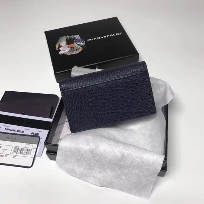 【原版皮】普拉达/Prada 男士卡包，选用十字纹牛皮裁制而成，版型立挺，精湛走线均匀整齐，油边顺滑，做工精致如图可见，款号：2MC122